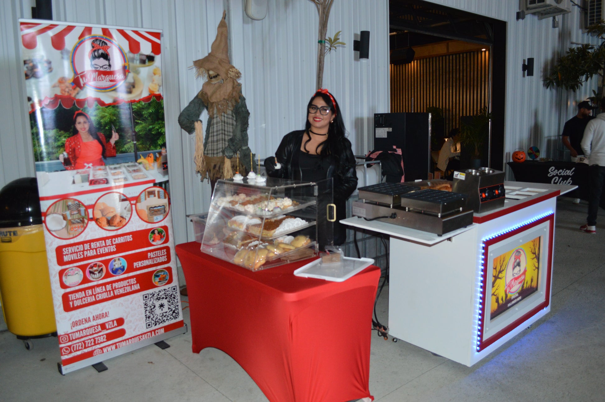 RENTA DE CARRITOS PARA EVENTOS  (cake bar )