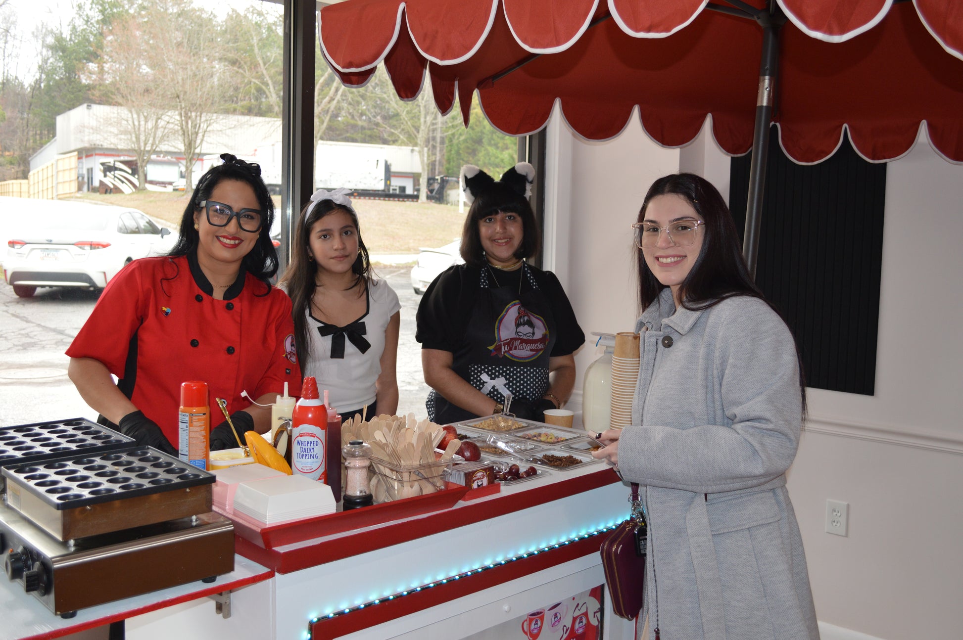 RENTA DE CARRITOS PARA EVENTOS  (cake bar )